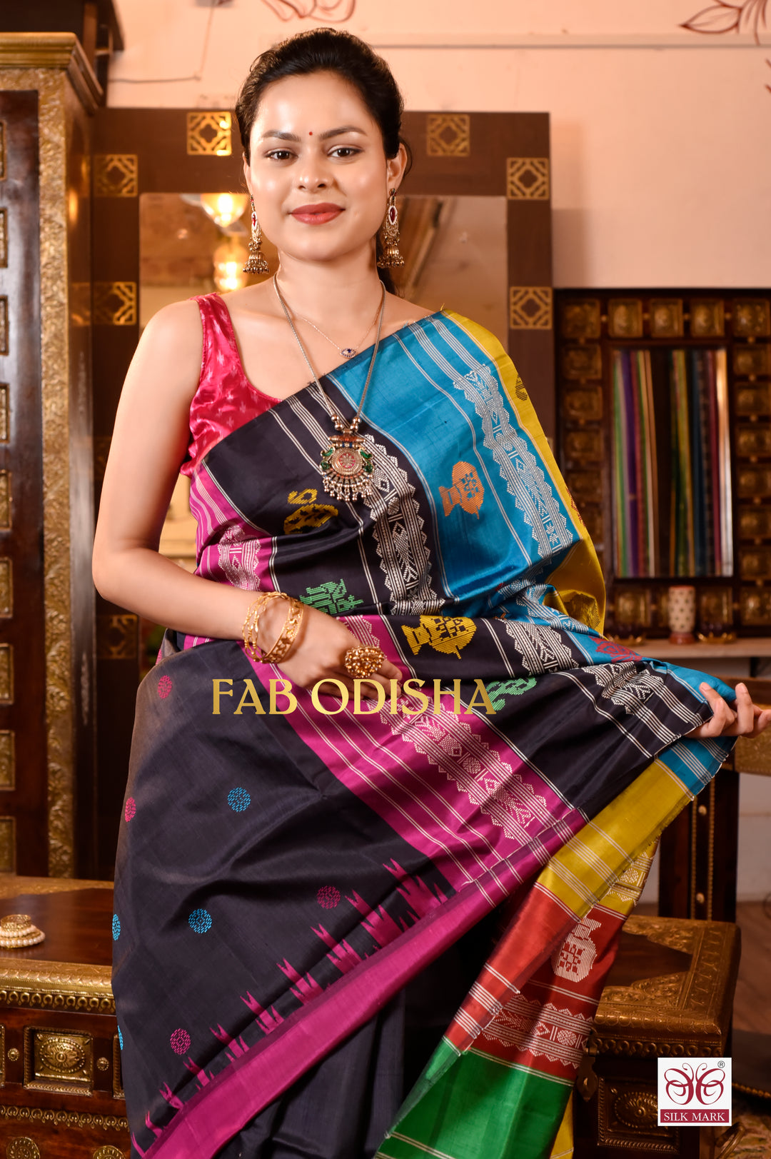 SHAKUNTALA IMPERIAL BERHAMPURI DOUBLE AANCHAL PURE SILK PATTA SAREE