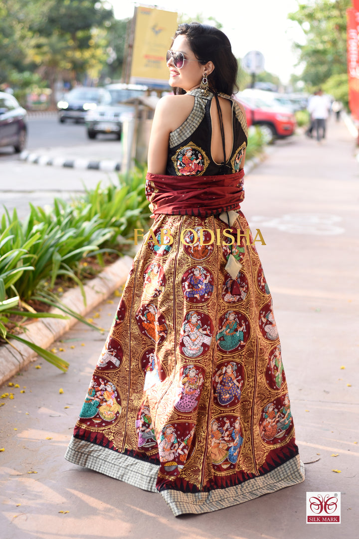 MAHARANI AURA HERITAGE EXCLUSIVE PATTACHITRA HANDLOOM LEHENGA