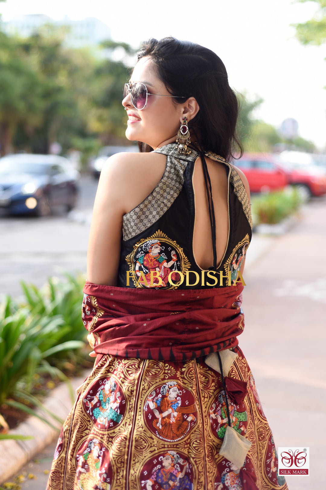 MAHARANI AURA HERITAGE EXCLUSIVE PATTACHITRA HANDLOOM LEHENGA