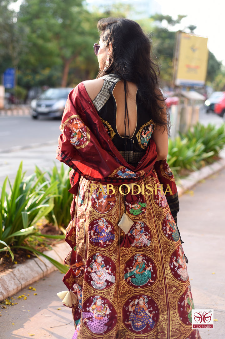 MAHARANI AURA HERITAGE EXCLUSIVE PATTACHITRA HANDLOOM LEHENGA