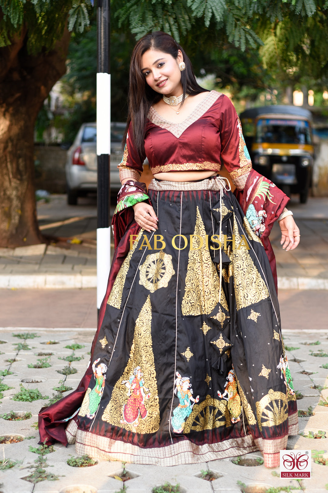 ODRA NITHYA HERITAGE EXCLUSIVE PATTACHITRA HANDLOOM LEHENGA