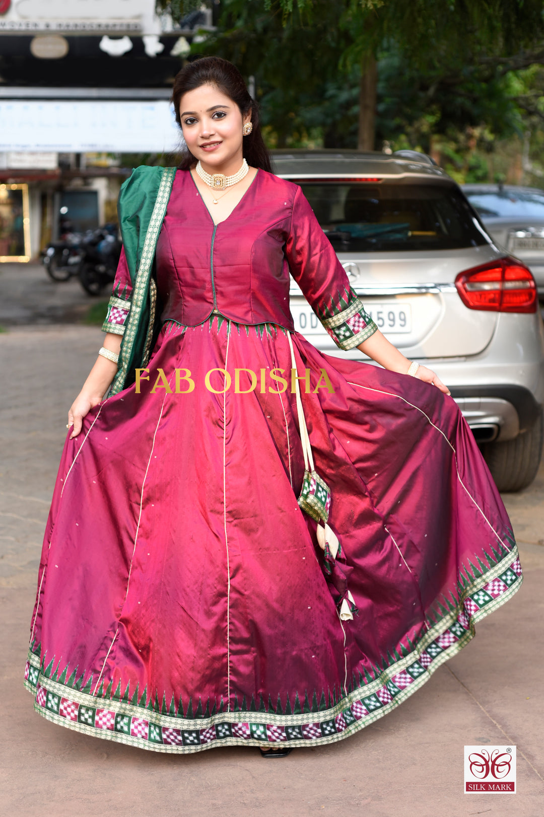 KIRAN KANYA HERITAGE EXCLUSIVE HANDLOOM LEHENGA