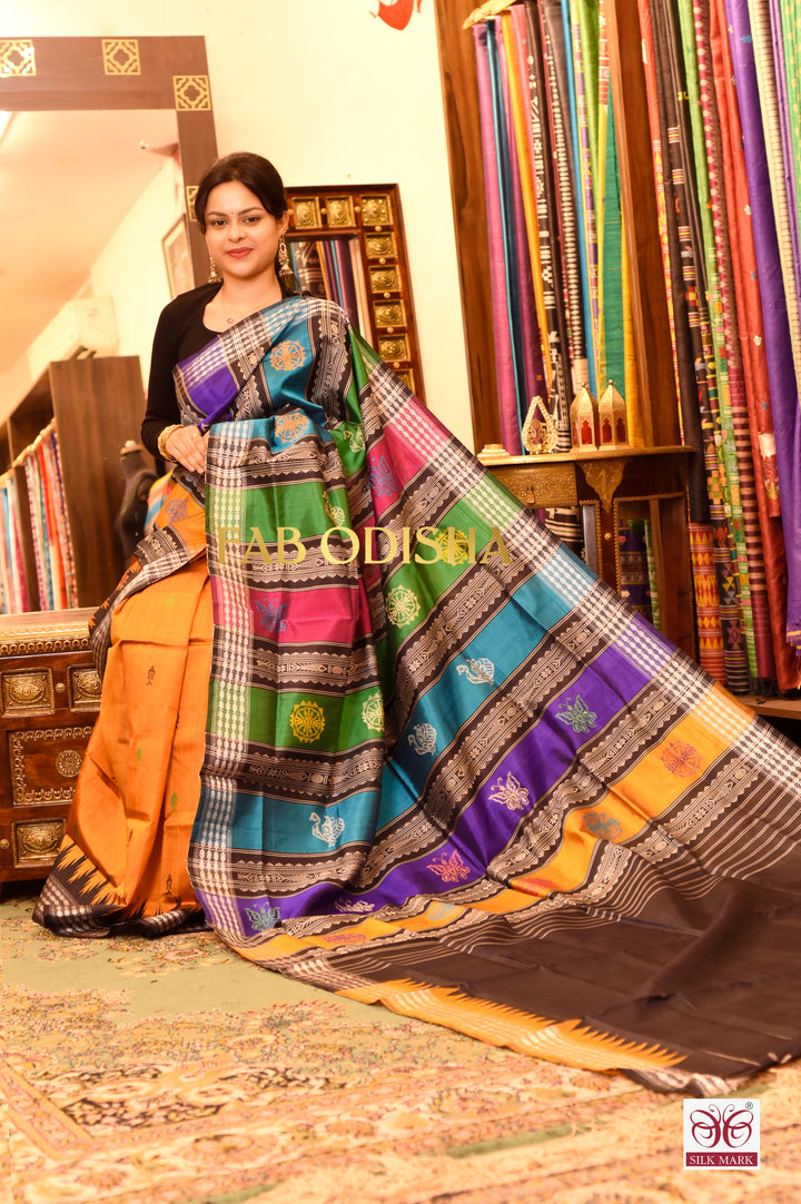 SVARNA LEKHA MYSTICAL BERHAMPURI HANDLOOM DOUBLE AANCHAL PURE SILK PATTA SAREE