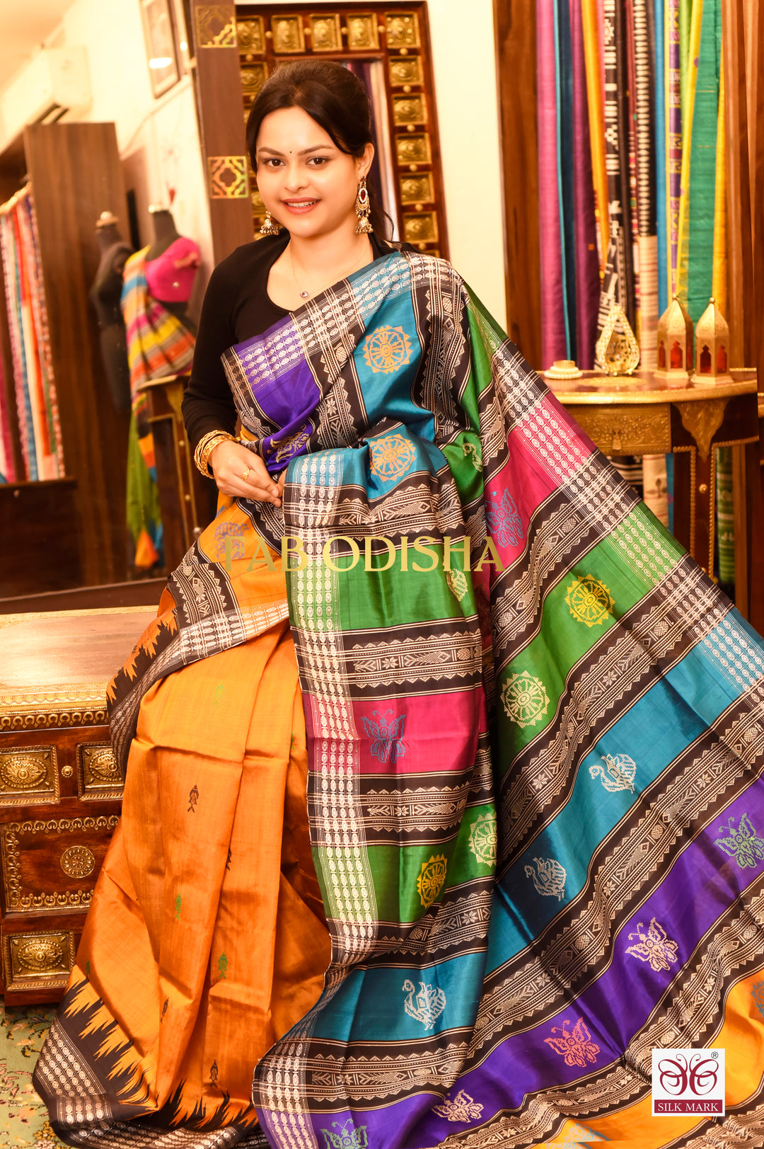 SVARNA LEKHA MYSTICAL BERHAMPURI HANDLOOM DOUBLE AANCHAL PURE SILK PATTA SAREE