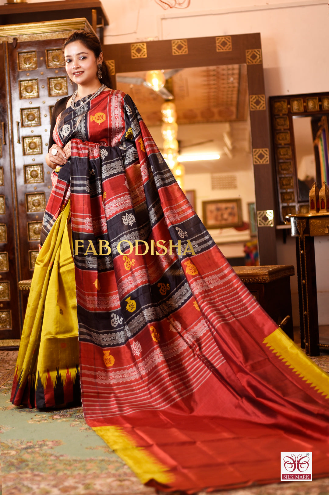RAJSHREE BERHAMPURI DOUBLE AANCHAL PURE SILK PATTA SAREE