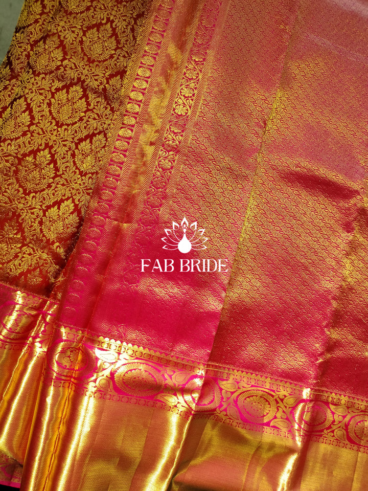 "ROSY PETALS IN RED ELIXIR" PURE SILK 1 GRAM GOLD ZARI KANJIVARAM SAREE