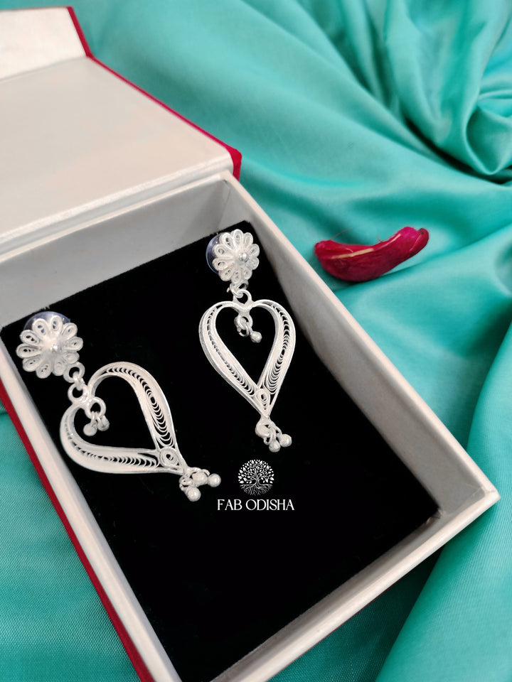 "TWIN OF HEARTS" FILIGREE EARDROPS