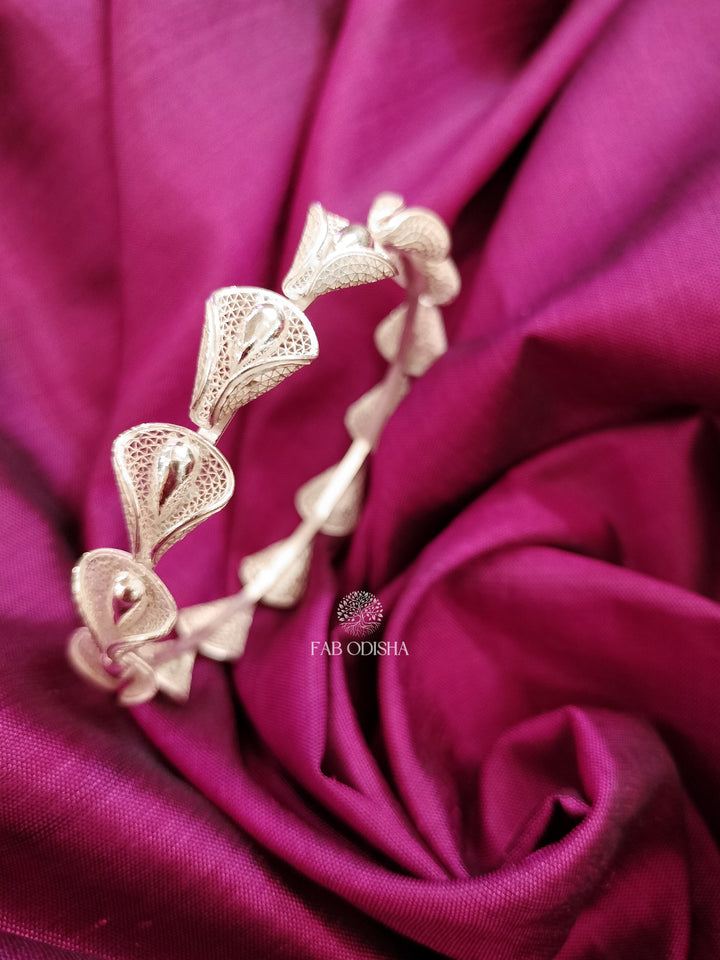 BELL DROP AESTHETIC DESIGNER FILIGREE BANGLE