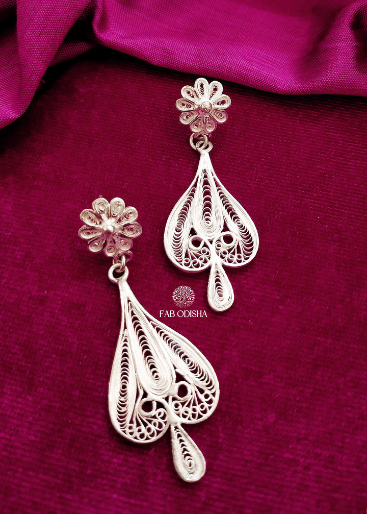 "SNOWBELL" FLORAL VINTAGE FILIGREE EARRINGS