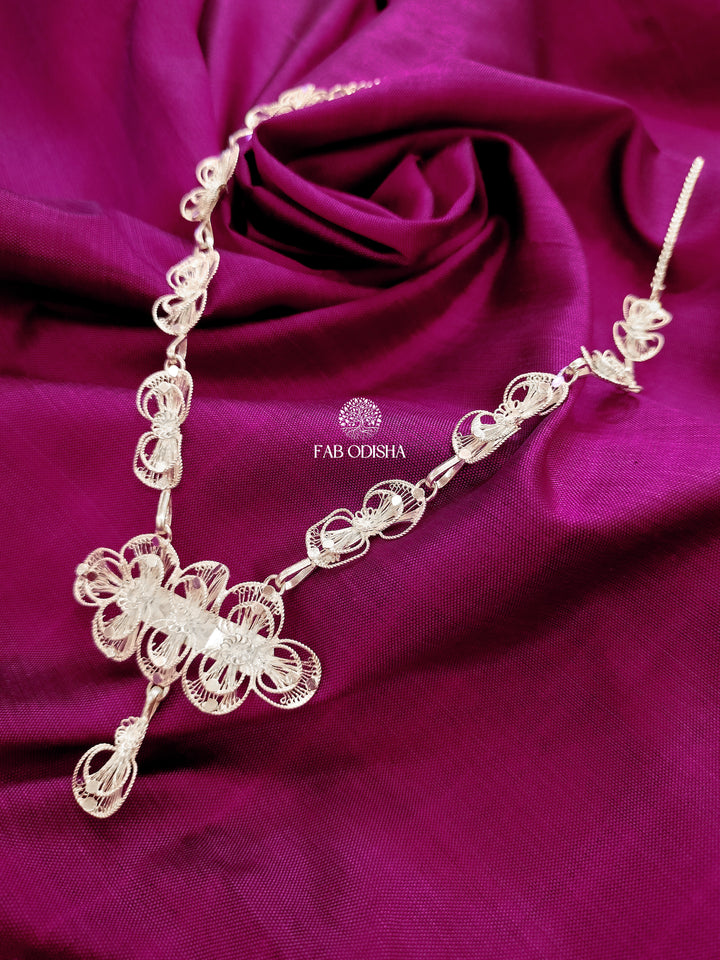 "RIBBONS OF FATE" MODERN SILVER FILIGREE NECKPIECE