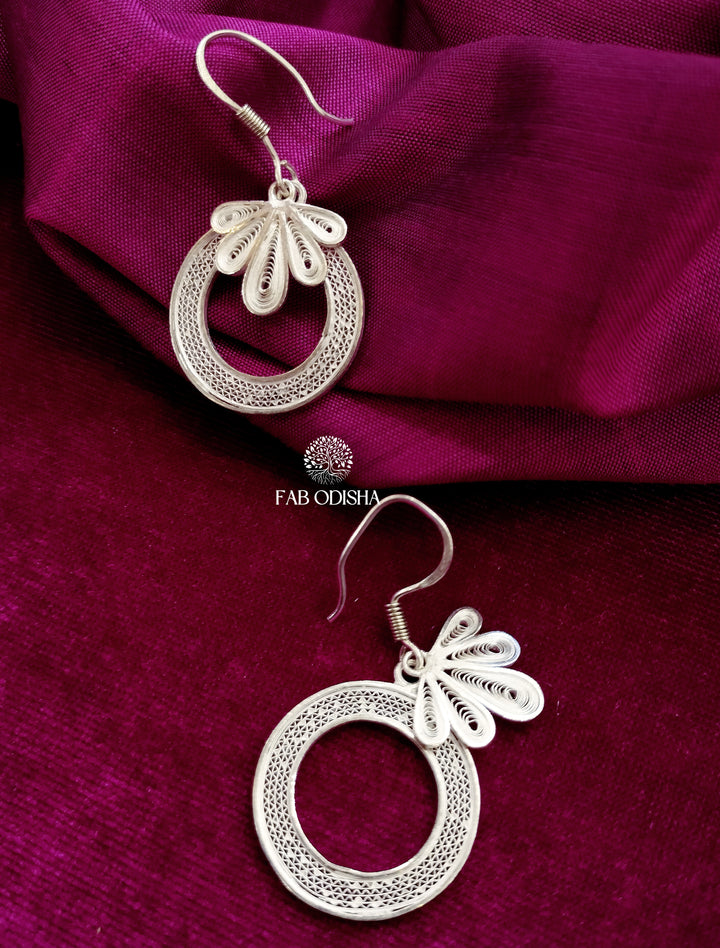 "PAT-JHAD" MINIMALISTIC FILIGREE EARRINGS