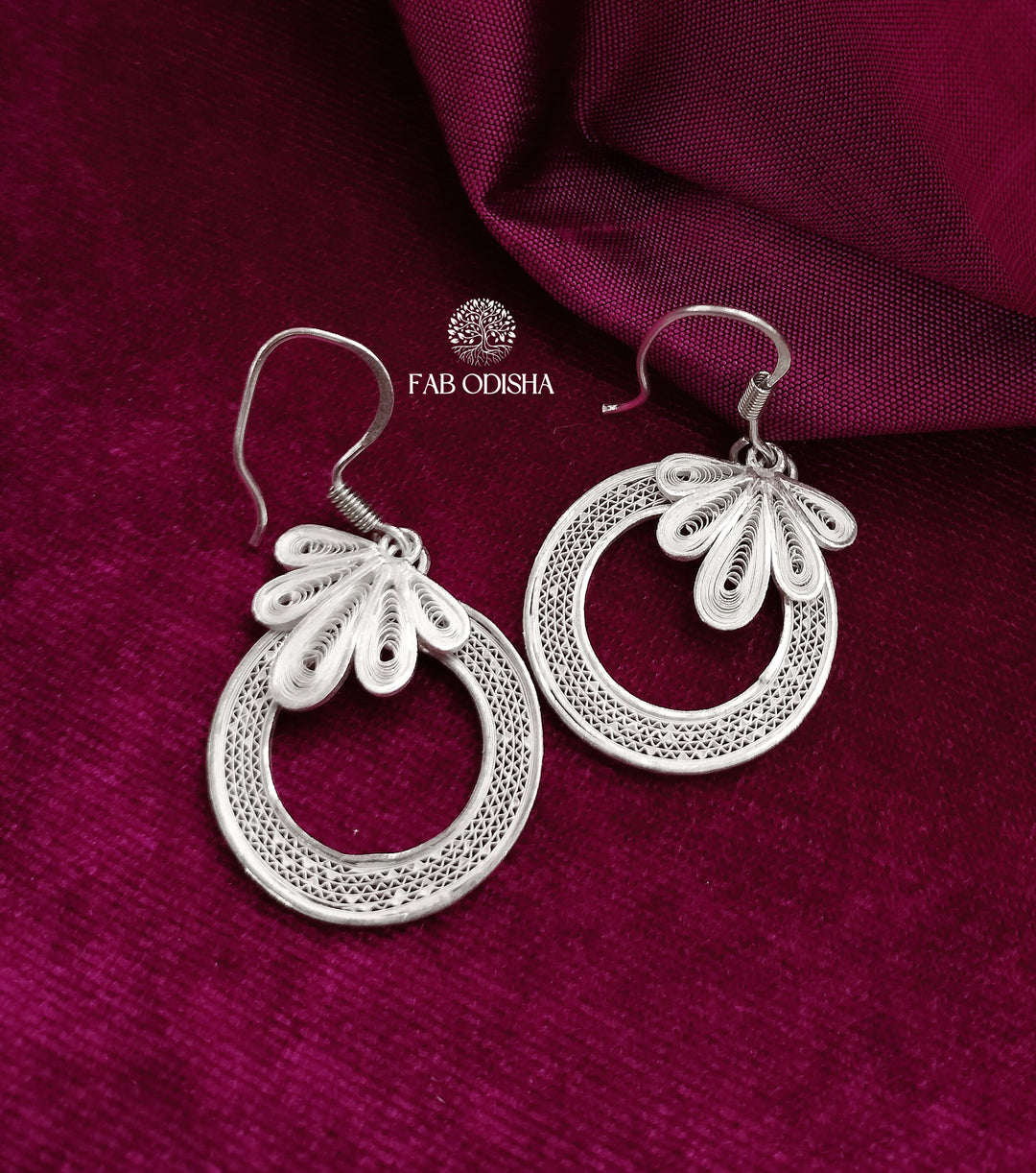 "PAT-JHAD" MINIMALISTIC FILIGREE EARRINGS