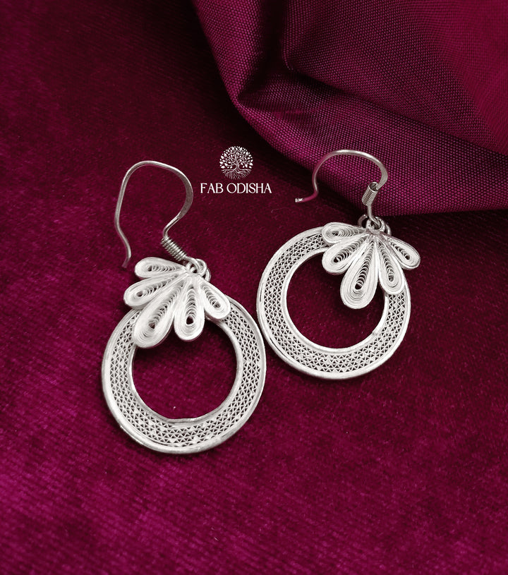 "PAT-JHAD" MINIMALISTIC FILIGREE EARRINGS