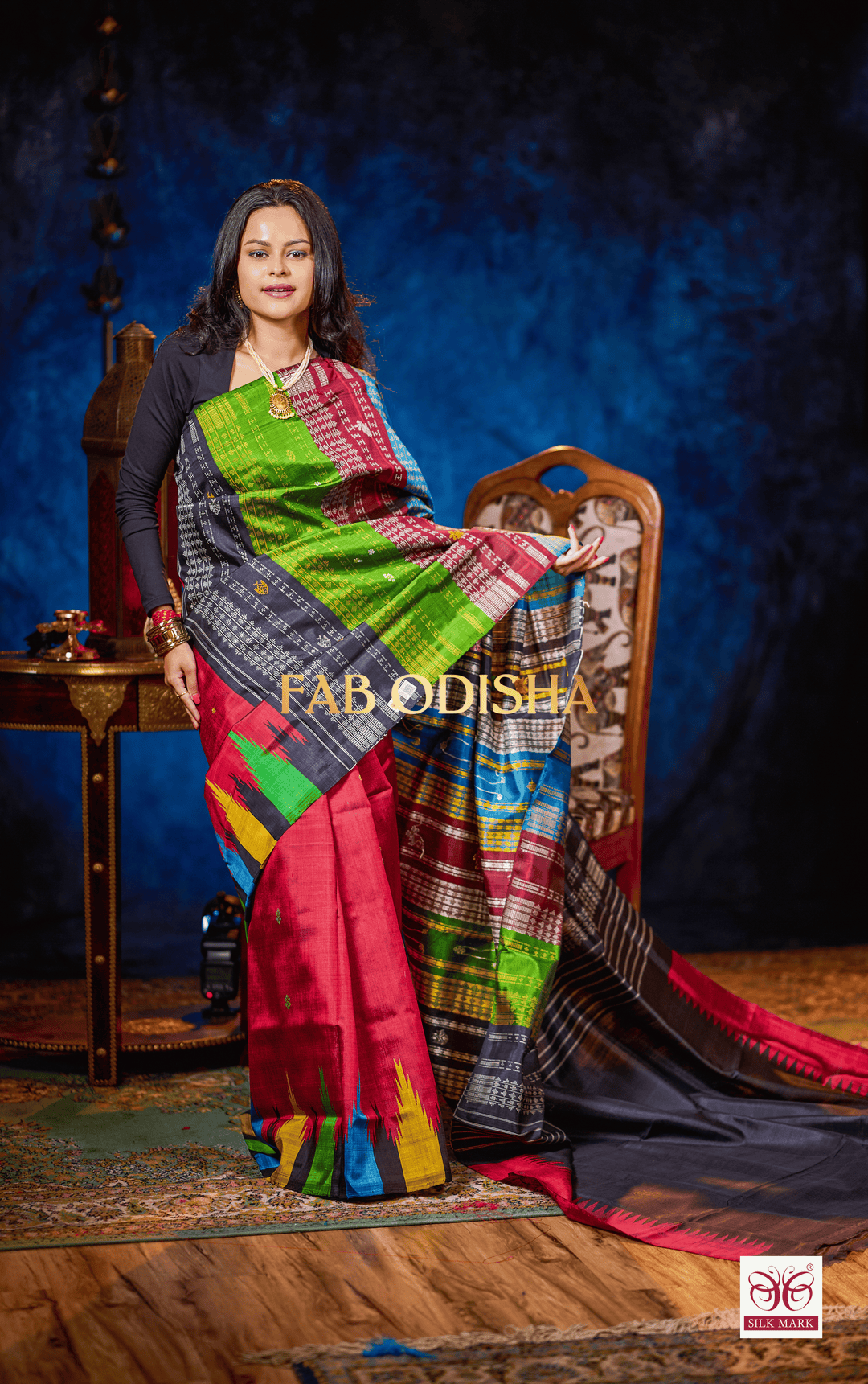 SUTRANGI ROYALE-DOUBLE AANCHAL MULTI KUMBHA PURE BERHAMPURI SILK PATTA SAREE
