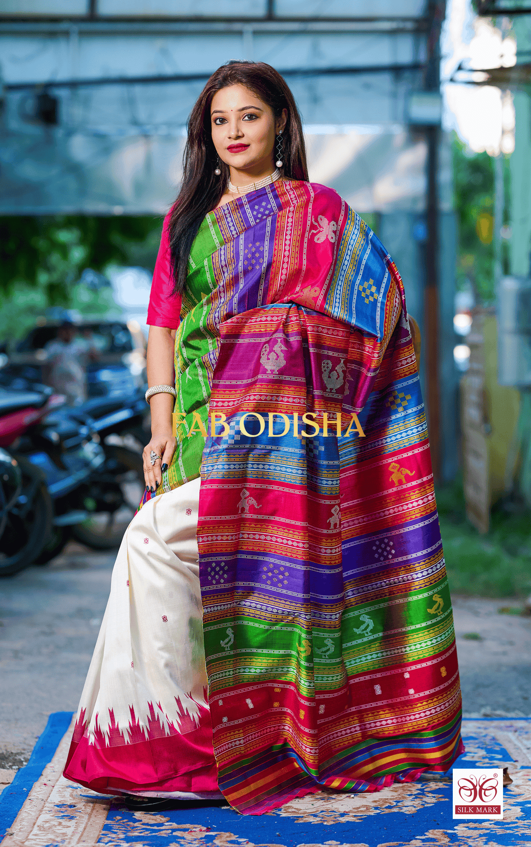 KALA-KRUTI IMPERIAL BERHAMPURI DOUBLE AANCHAL PURE SILK PATTA SAREE