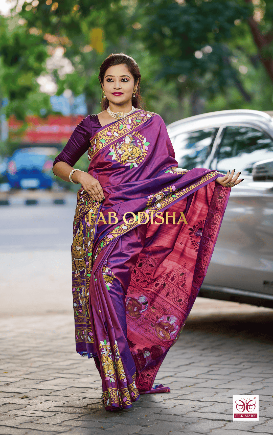 SU-MANGALAM INDIAN WEDDING THEMED PATTACHITRA HANDLOOM SILK SAREE