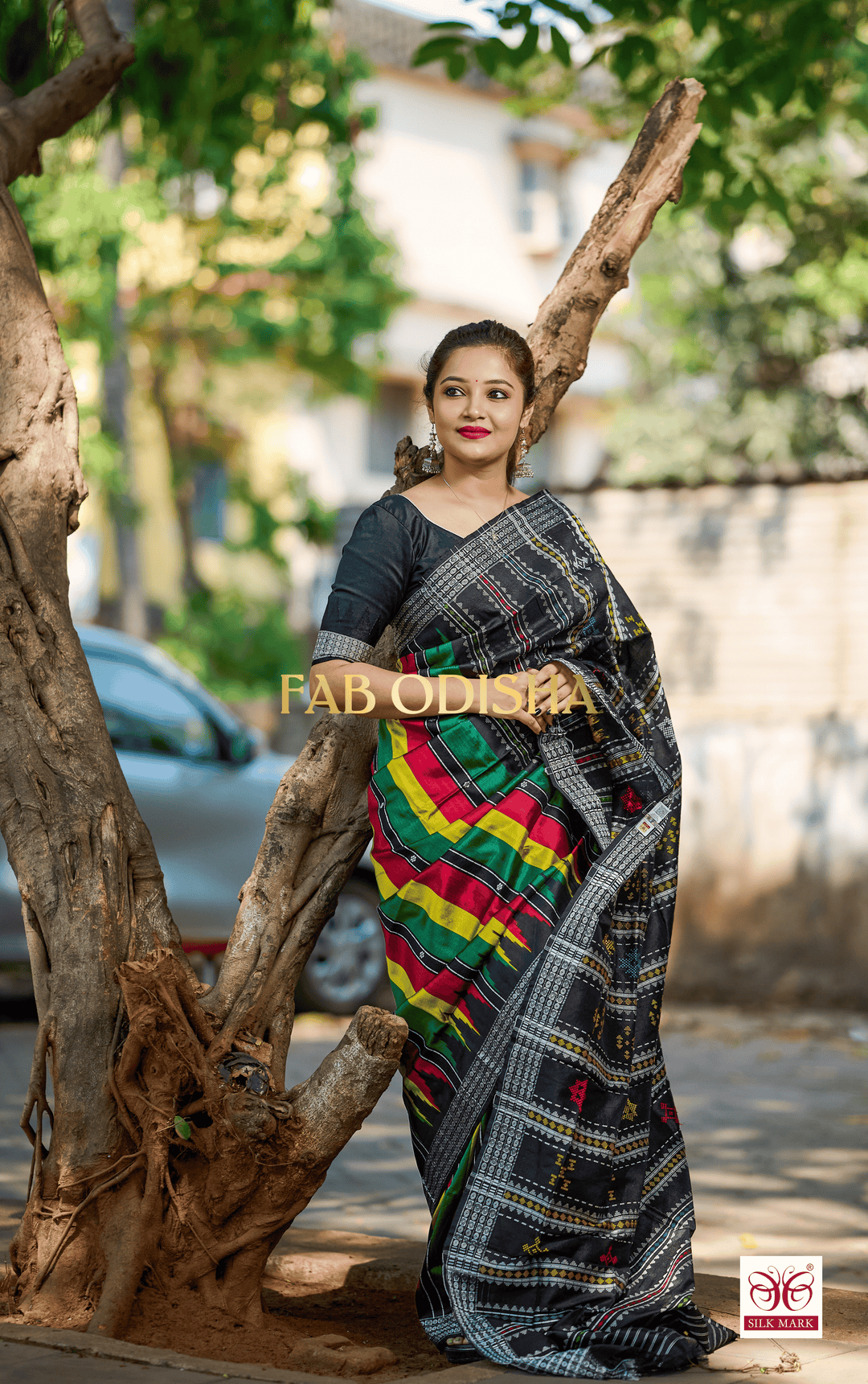 INDRA DHANUSH SVARNA EXCLUSIVE BERHAMPURI DOUBLE AANCHAL PURE SILK PATTA SAREE