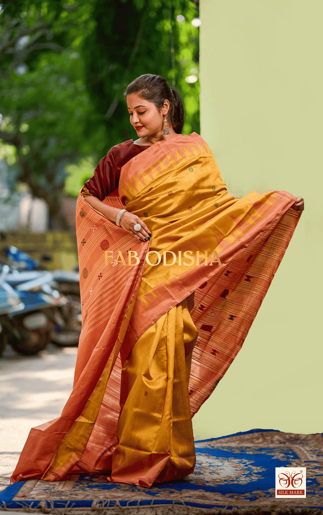DHRITI PARAM VASTRA NATURAL DYE EXCLUSIVE BERHAMPURI DOUBLE AANCHAL PURE SILK PATTA SAREE
