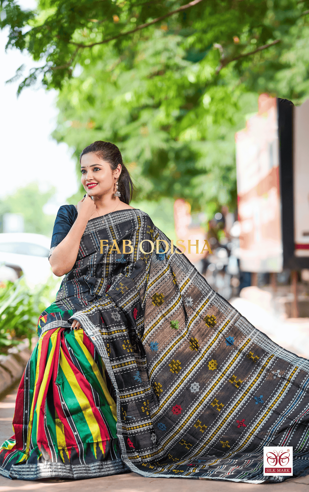 INDRA DHANUSH SVARNA EXCLUSIVE BERHAMPURI DOUBLE AANCHAL PURE SILK PATTA SAREE