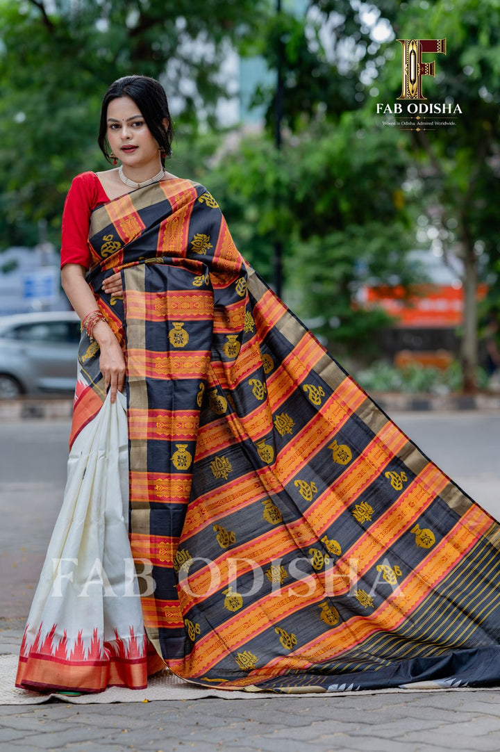 SHWETAMBARI VASTRA EXCLUSIVE ZARI BERHAMPURI DOUBLE AANCHAL PURE SILK PATTA SAREE