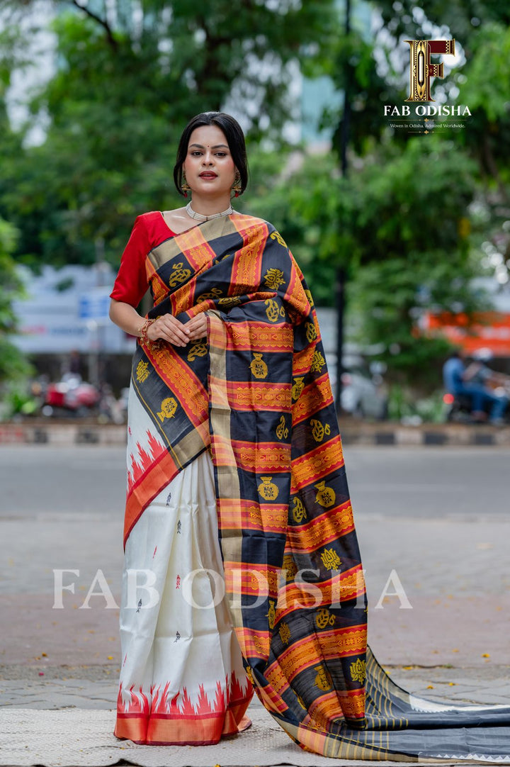 SHWETAMBARI VASTRA EXCLUSIVE ZARI BERHAMPURI DOUBLE AANCHAL PURE SILK PATTA SAREE