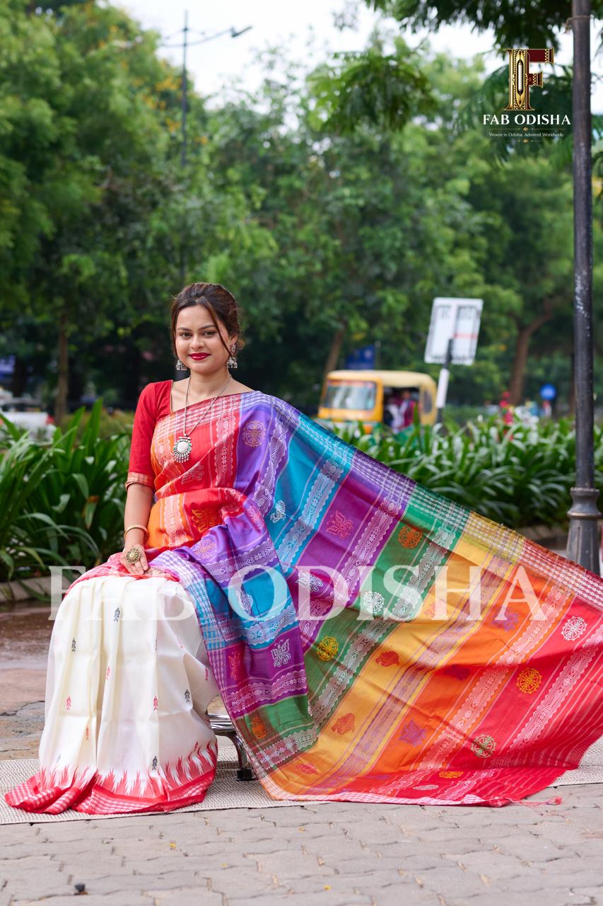 THE AISHWARYA MADHURJYA BERHAMPURI HANDLOOM DOUBLE AANCHAL PURE SILK PATTA SAREE