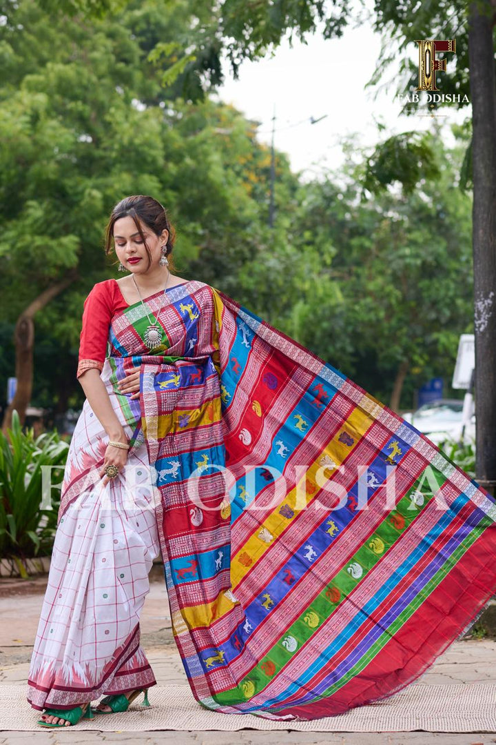 AMRITAVALLI NANDINI BERHAMPURI HANDLOOM DOUBLE AANCHAL PURE SILK PATTA SAREE