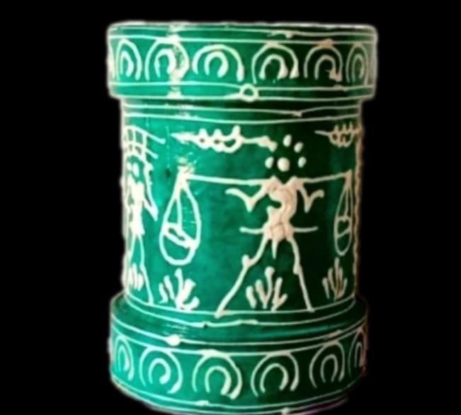 TRIBAL PEN STAND-GREEN